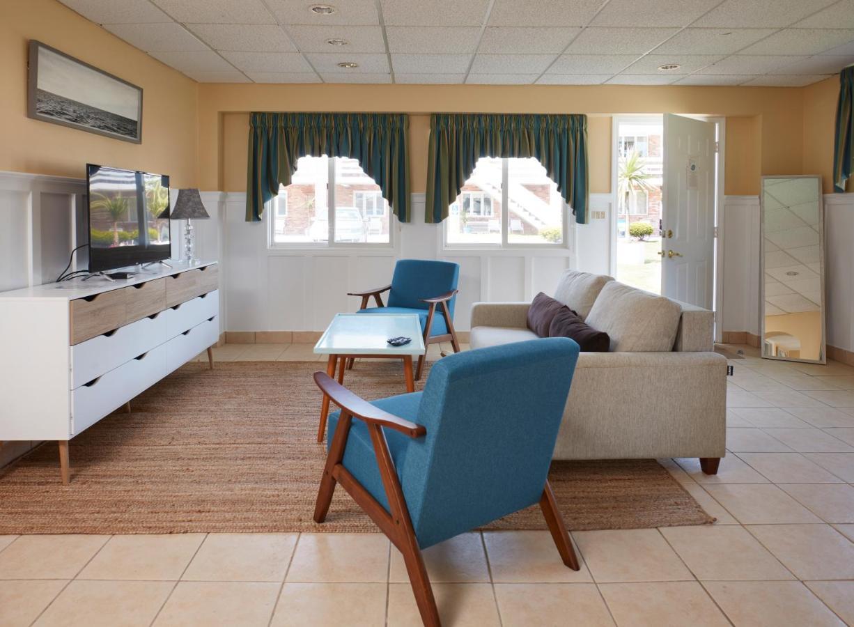 Breezeway Boutique Hotel Westerly Exterior photo