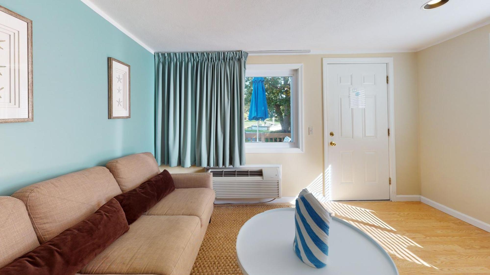 Breezeway Boutique Hotel Westerly Exterior photo