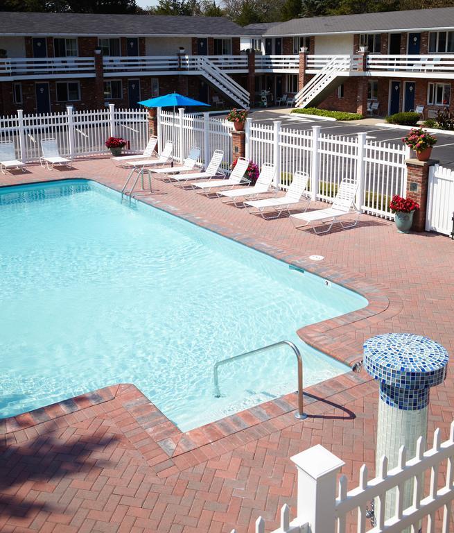 Breezeway Boutique Hotel Westerly Exterior photo