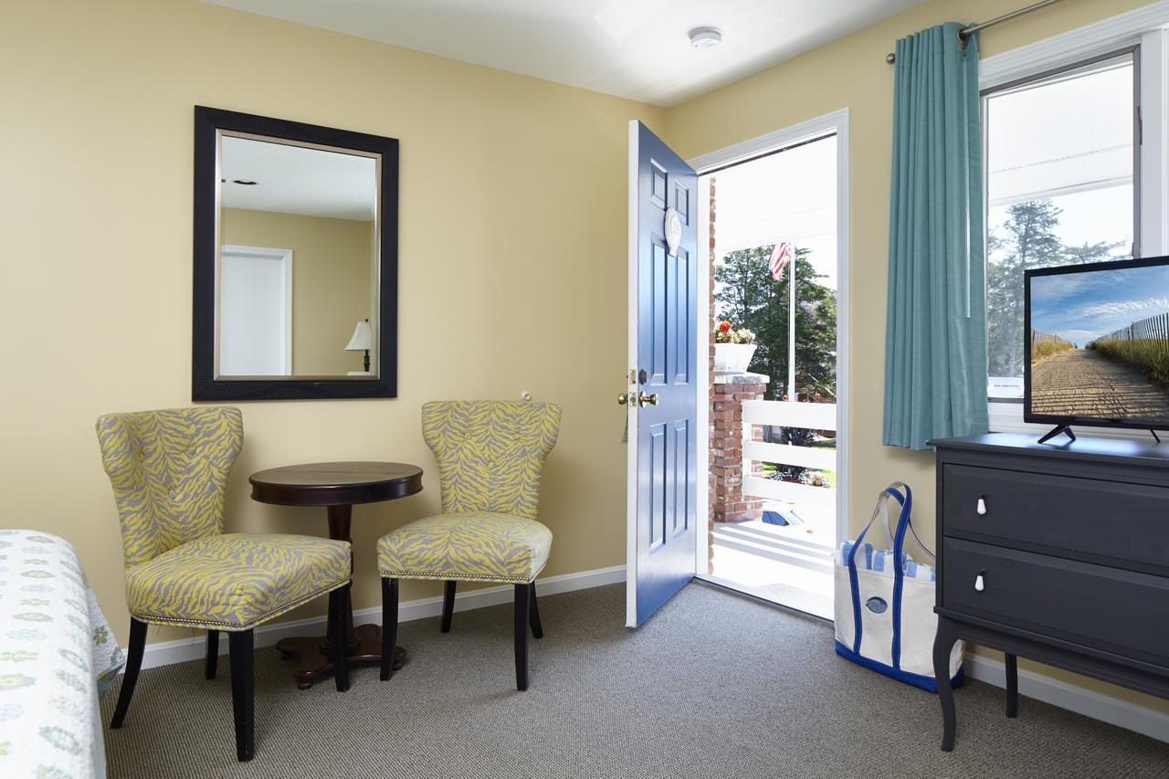 Breezeway Boutique Hotel Westerly Exterior photo